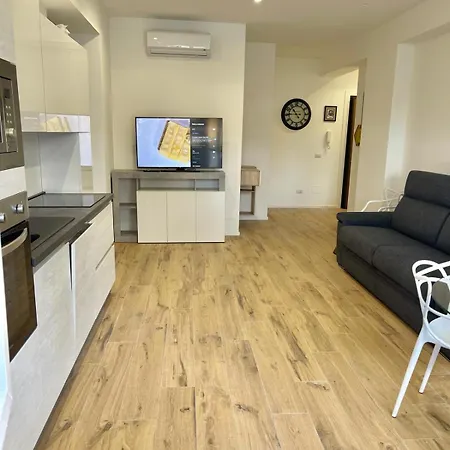 Pm 34 Viale Imperatore - 50 Mt From Metro San Paolo