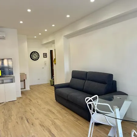 Pm 34 Viale Imperatore - 50 Mt From Metro San Paolo Apartment